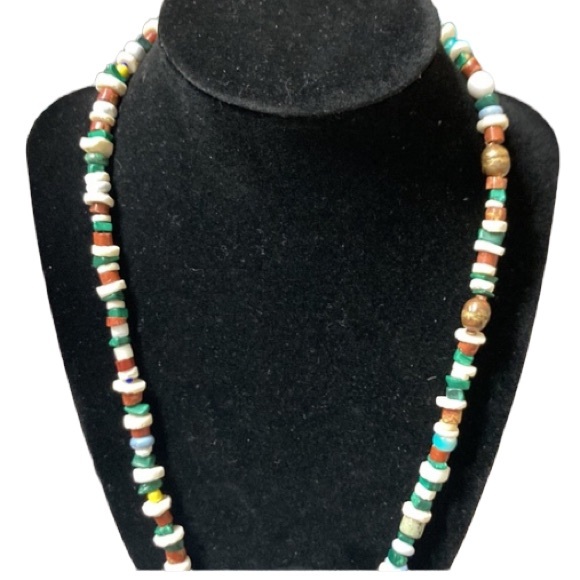 NATIVE Beaded Gemstone necklace - Picture 2 of 13